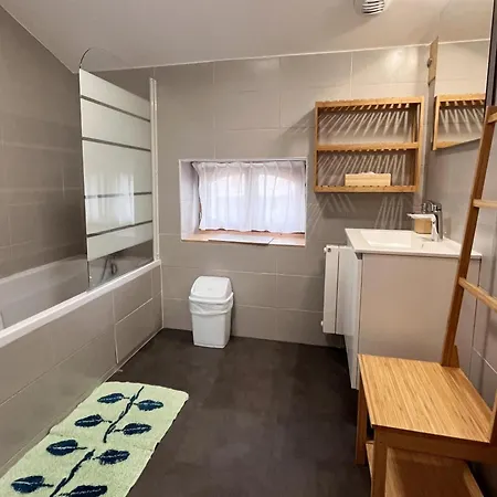 Chaleureux Avec Terrasse, Peche, Randonnees Et Equipements Modernes Au Coeur Du Forez - Fr-1-496-285 Holiday home *