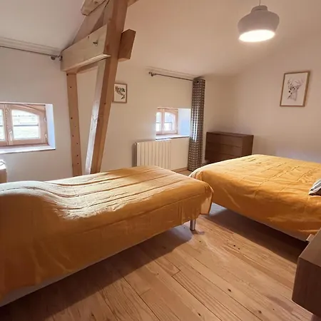 Chaleureux Avec Terrasse, Peche, Randonnees Et Equipements Modernes Au Coeur Du Forez - Fr-1-496-285 * Les Salles